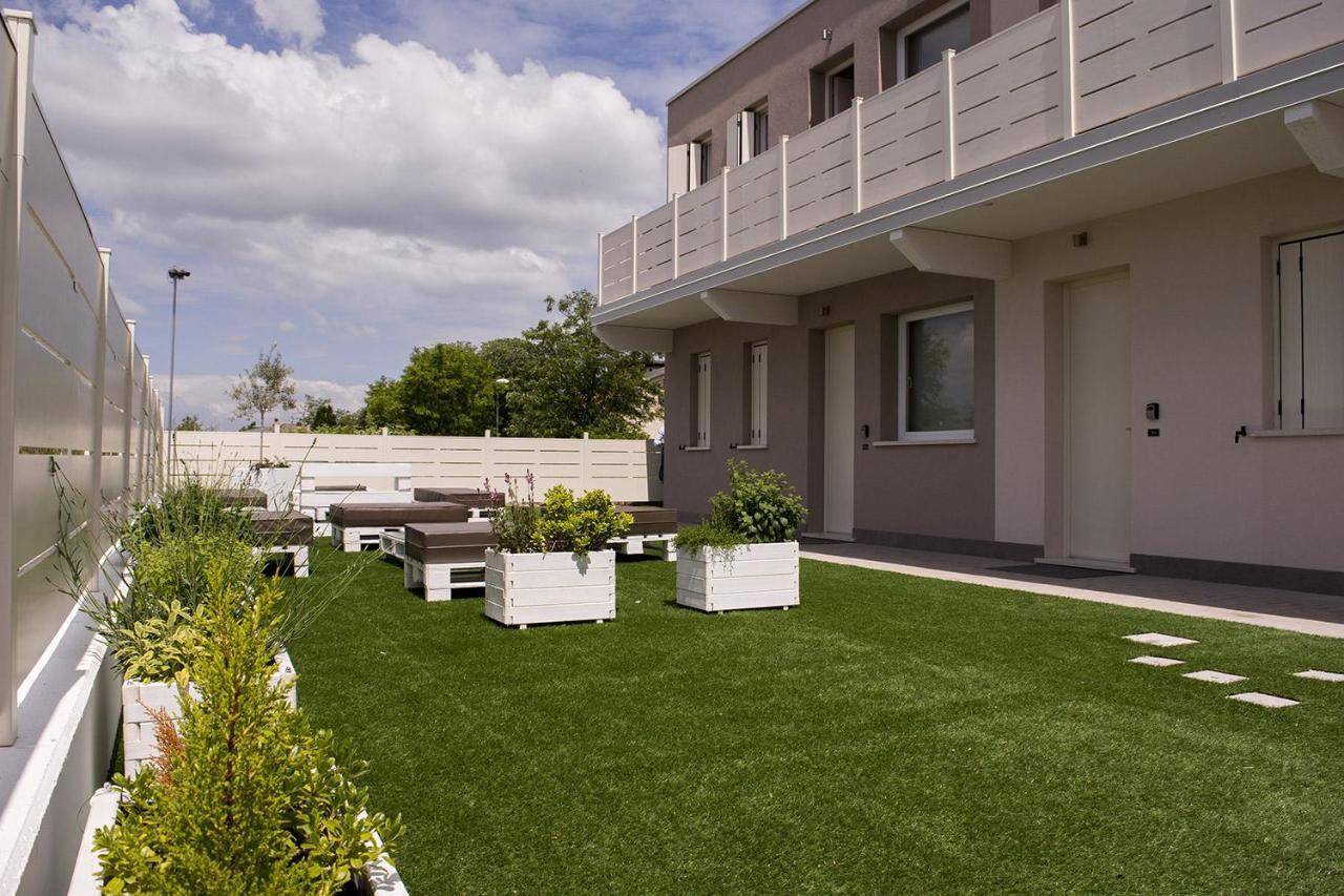 Home Suites Home Salionze Eksteriør bilde